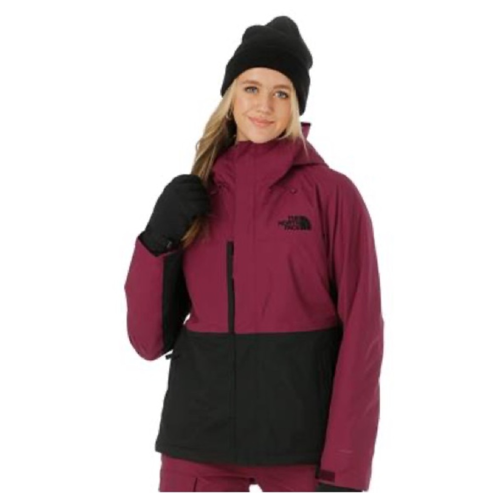 LIKE NEW! The North Face Insulated Freedom Ski Jacket - Women’s